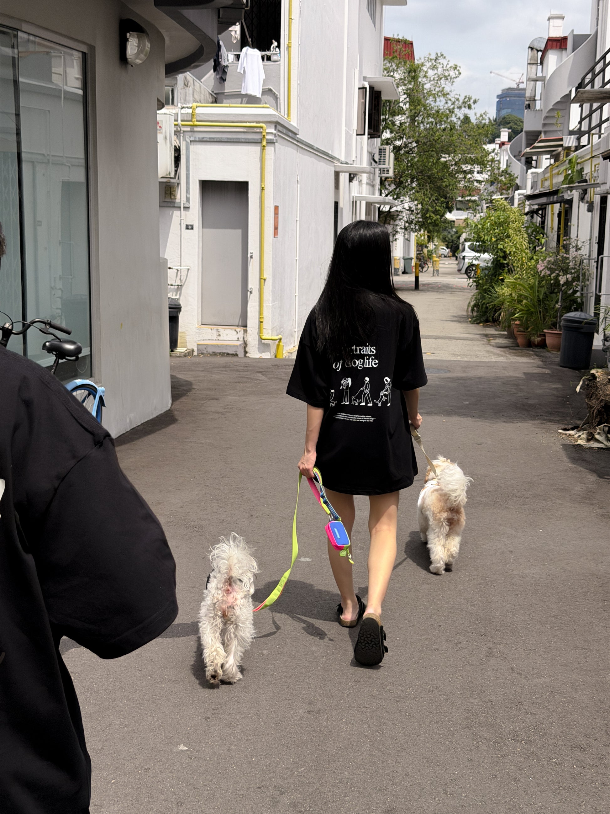 portraits of dog life tee in black (NEW!)