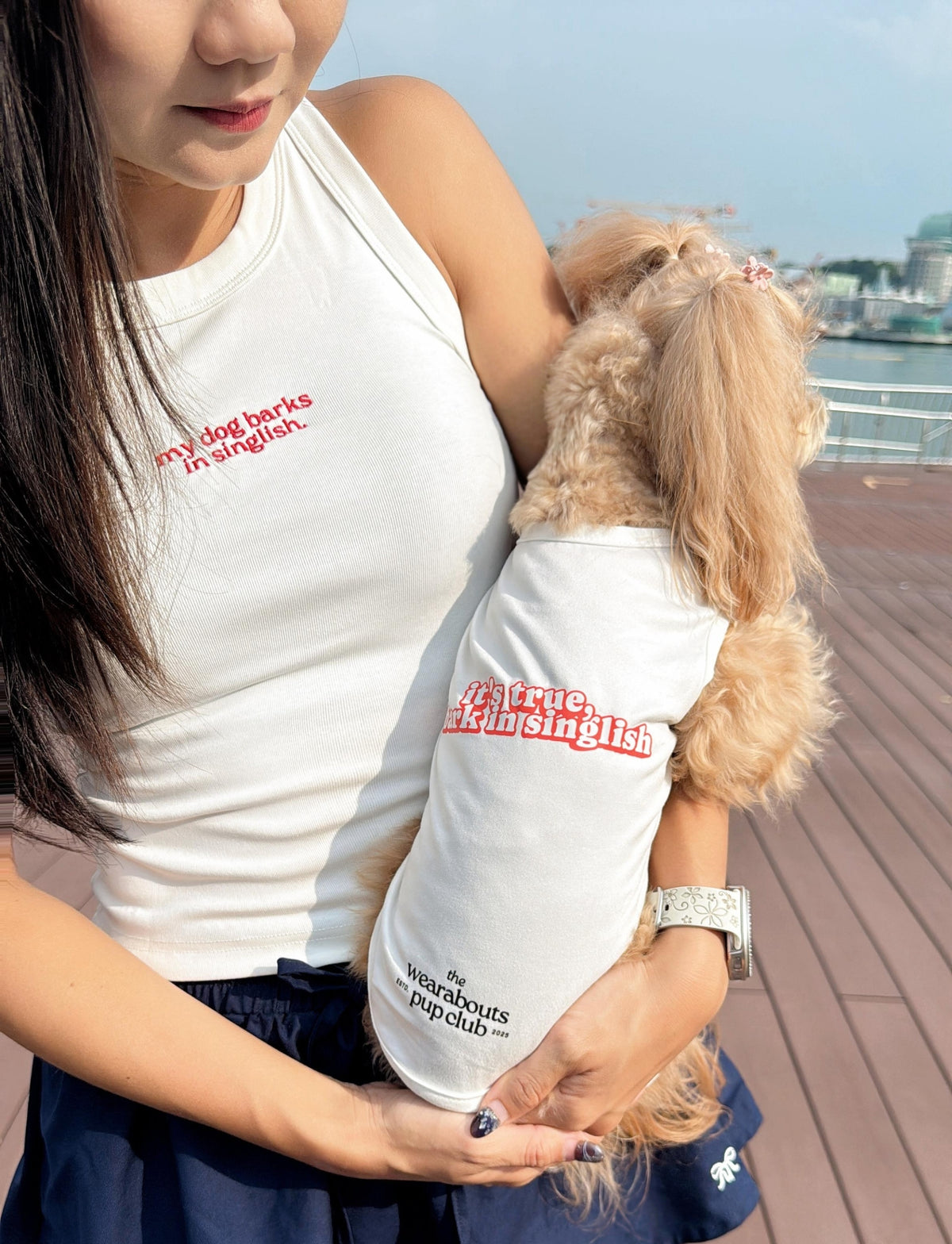 my dog barks in singlish tank top (white)
