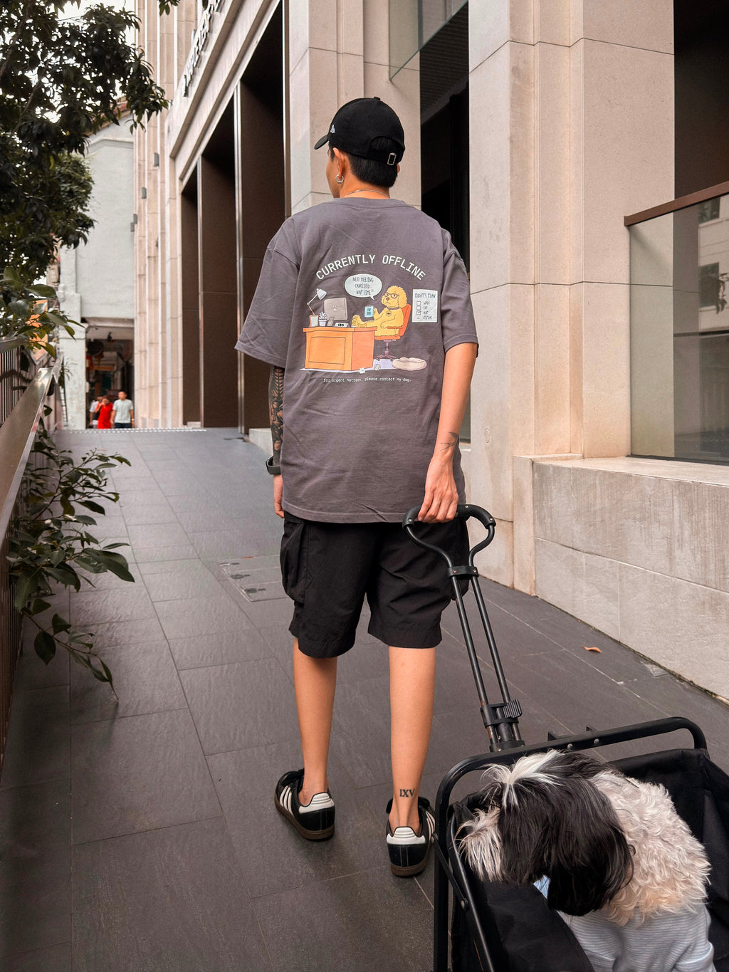currently offline tee (grey)