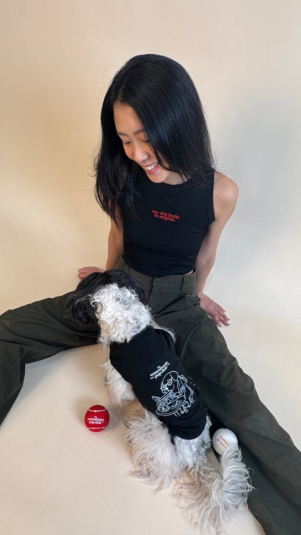 my dog barks in singlish tank top (black)