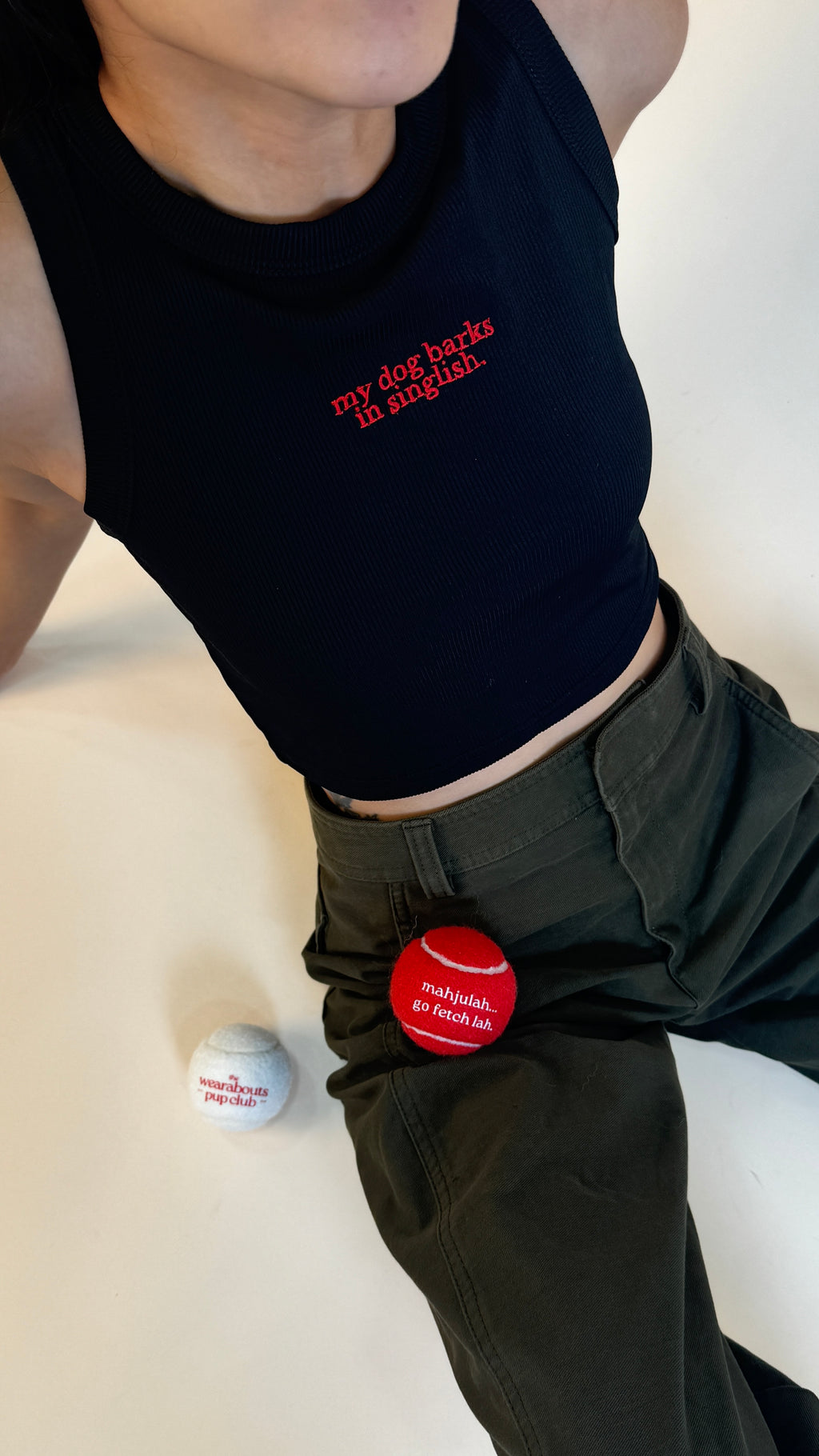 my dog barks in singlish tank top (black)