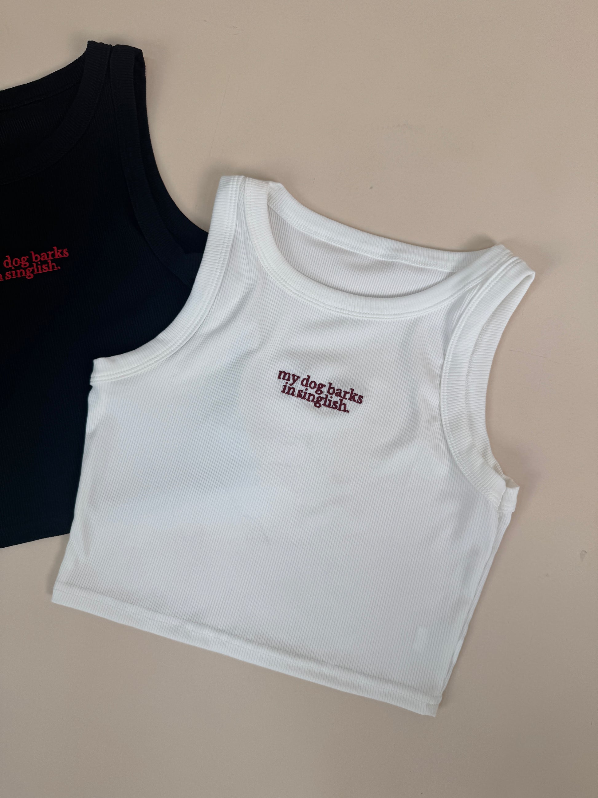 my dog barks in singlish tank top (white)