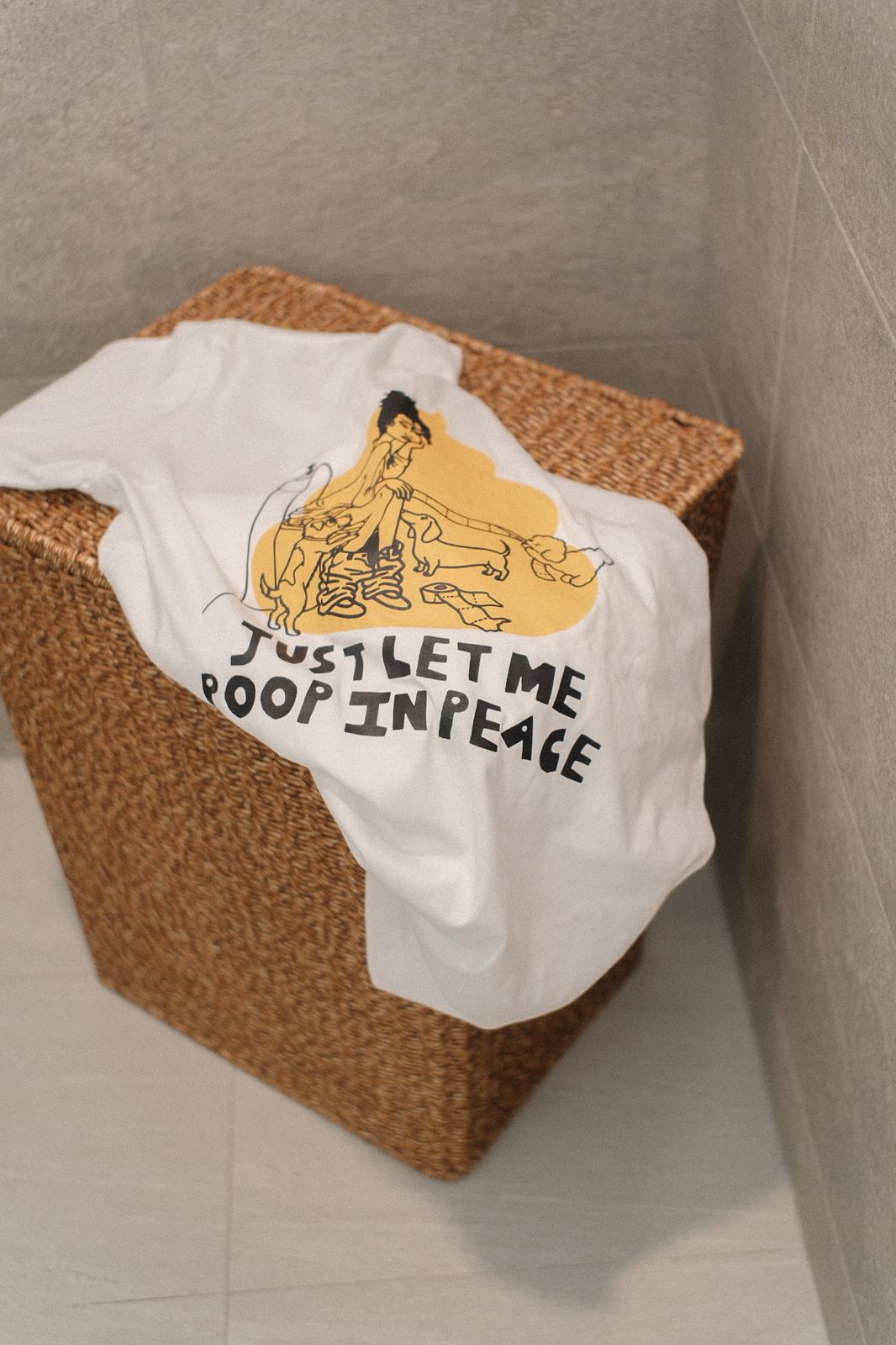 just let me poop in peace tee